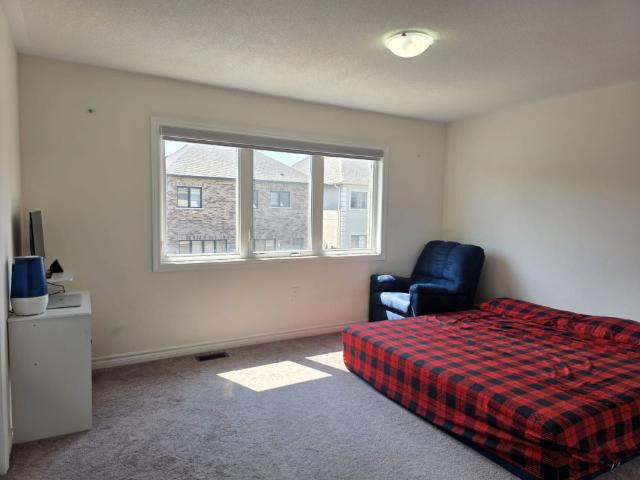 For Lease 236 Fleetwood Drive, Oshawa, Ontario