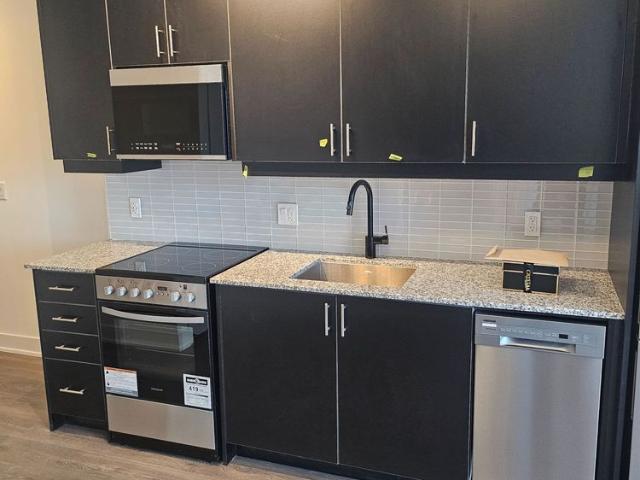 For Lease 2333 Khalsa Gate Unit# 221, Oakville, Ontario