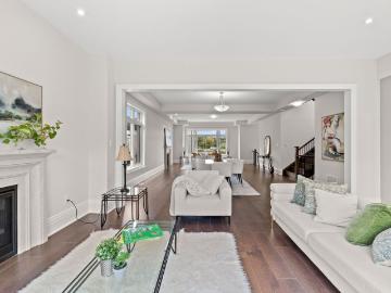 For Lease 23 Kingwood Lane Unit# Main, Aurora, Ontario
