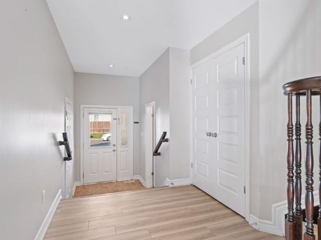 For Lease 245 SILVERMOON Crescent, Orleans Cumberland and Area, Ontario