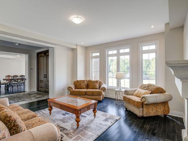 For Lease 24 Whitewood Drive, Whitchurch Stouffville, Ontario