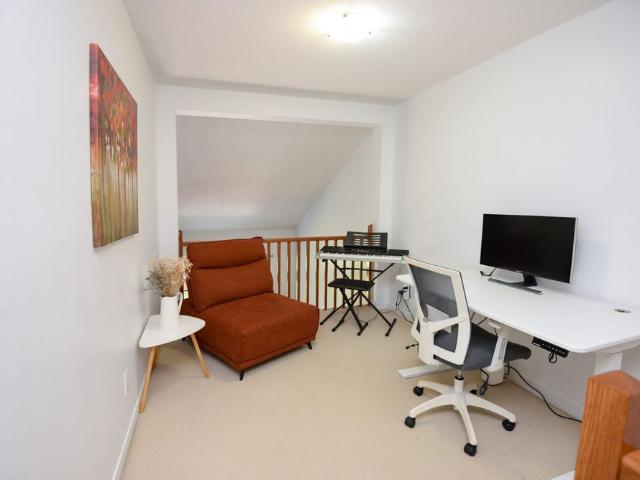 For Lease 25 Saddlesmith Circle, Kanata, Ontario