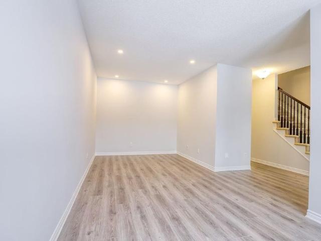 For Lease 265 Squadron Crescent, Manor Park Cardinal Glen and Area, Ontario
