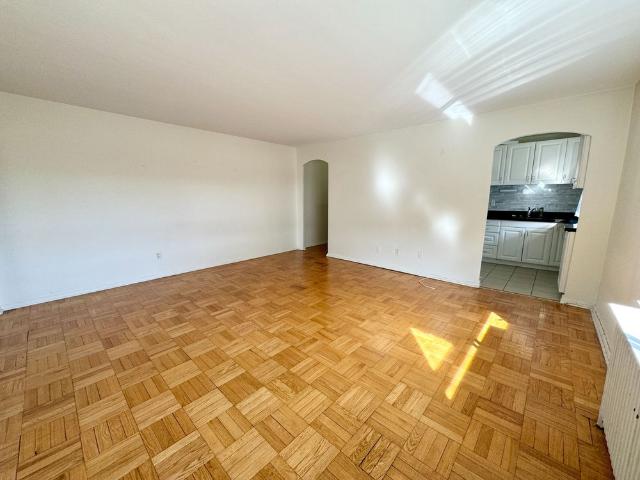 For Lease 2696 Lake Shore Boulevard Unit# 5, Toronto, Ontario