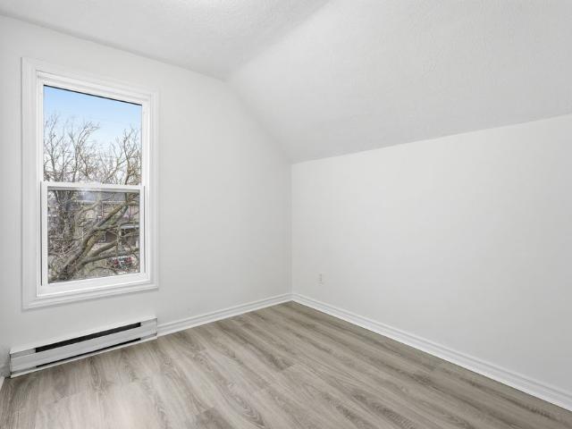 For Lease 27 Albert Street Unit# UPPER, Welland, Ontario
