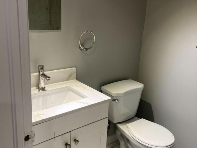 For Lease 27 Dills Crescent Unit# BASEMENT, Milton, Ontario