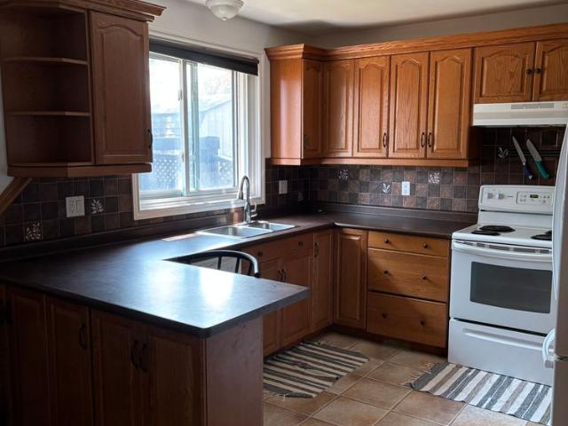 For Lease 29 Mccully Drive Unit# Main and Upper Floor, St. Thomas, Ontario