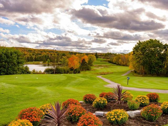 For Lease 2 TREE TOPS Lane Unit# 301, Huntsville, Ontario
