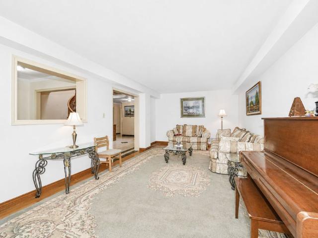 For Lease 2 Woodriver Street, Richmond Hill, Ontario