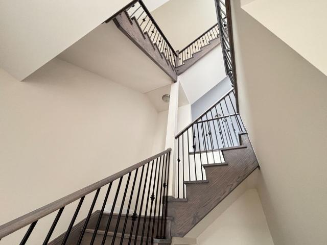 For Lease 3085 Welsman Gardens, Oakville, Ontario