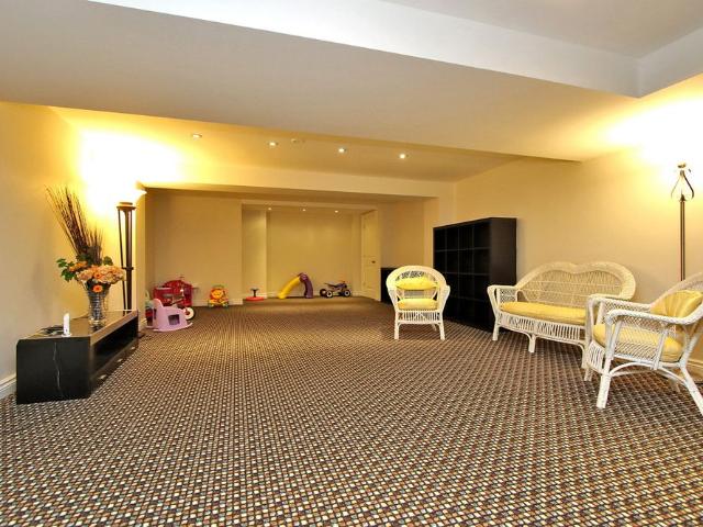 For Lease 30 Valmont Avenue, Richmond Hill, Ontario