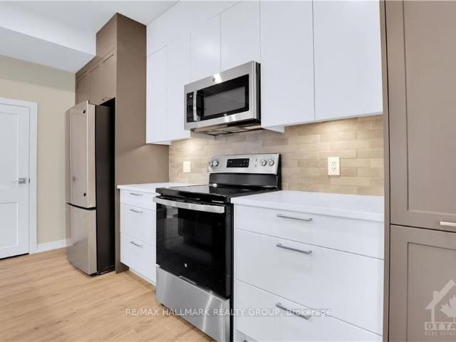 For Lease 314 Mona Avenue, Vanier and Kingsview Park, Ontario