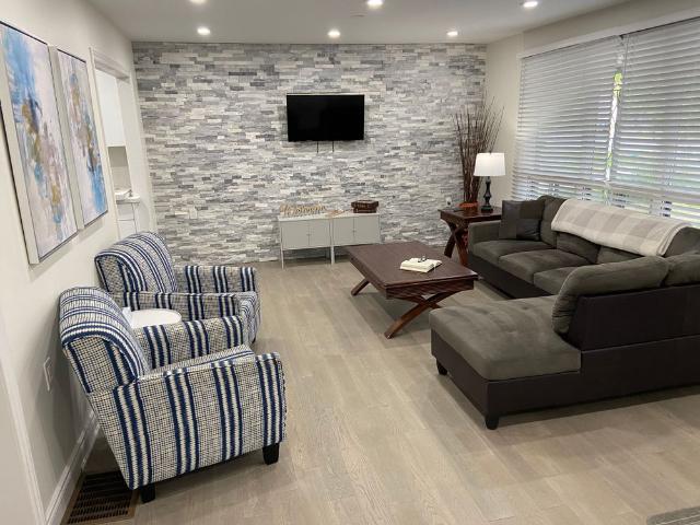 For Lease 3184 Mosley Street, Wasaga Beach, Ontario