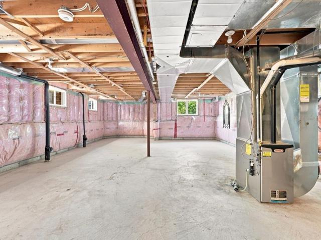 For Lease 310 Miller Park Avenue, Bradford West Gwillimbury, Ontario