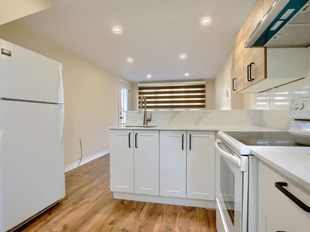 For Lease 31 Pritchard Drive Unit# B, South of Baseline to Knoxdale, Ontario