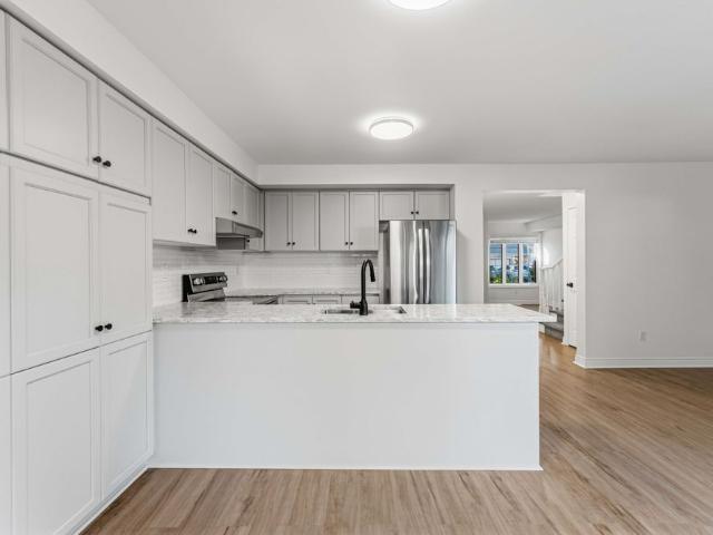 For Lease 320 Hamilton Drive Unit# 10, Hamilton, Ontario
