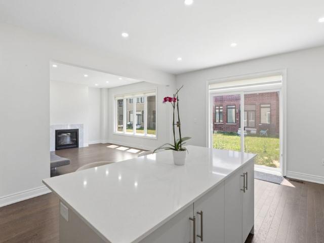 For Lease 32 Bermondsey Way, Brampton, Ontario