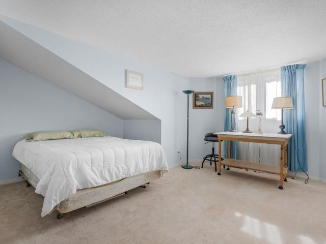 For Lease 32 Innesbrook Court Unit# 16, Stittsville Munster Richmond, Ontario
