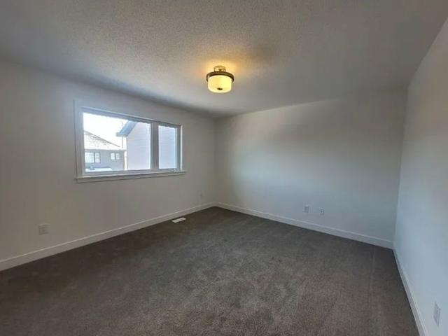 For Lease 32 overberg Way, Kanata, Ontario