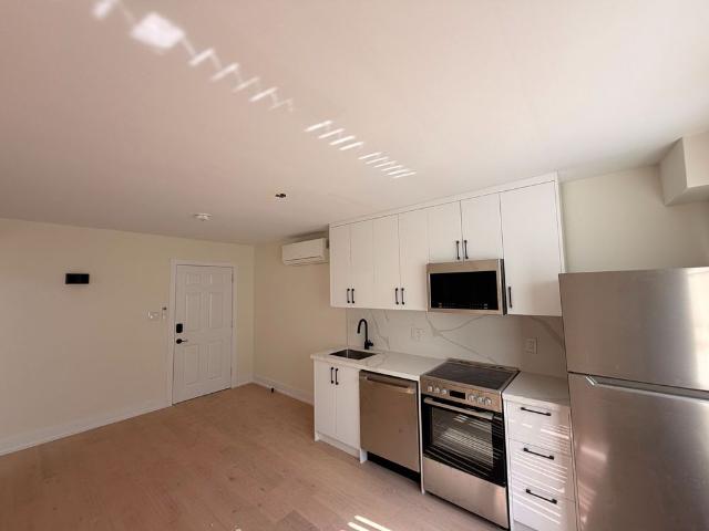 For Lease 3384 Lake Shore Boulevard Unit# 202, Toronto, Ontario