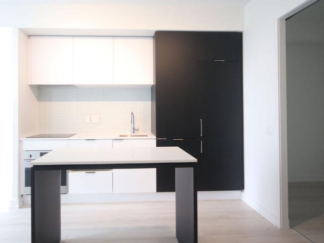 For Lease 33 Helendale Avenue Unit# 722, Toronto, Ontario