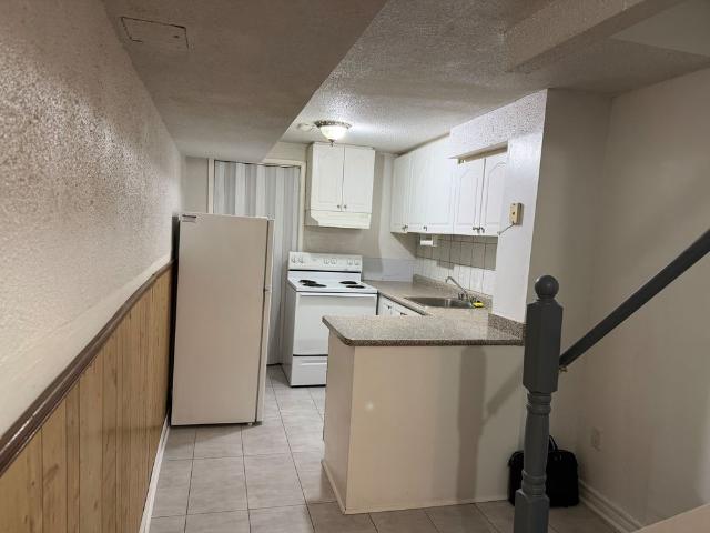 For Lease 33 Rainbow Ridge Avenue, Toronto, Ontario