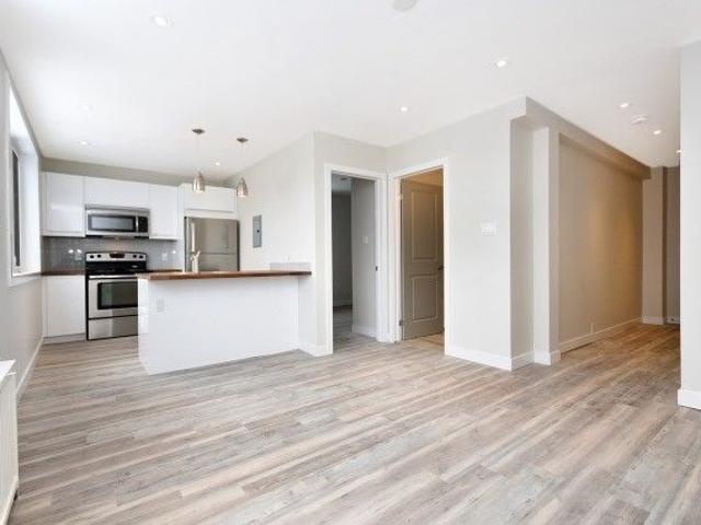 For Lease 3411 Lake Shore Boulevard Unit# 1, Toronto, Ontario