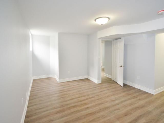 For Lease 34 McEchearn Crescent Unit# Lower, Caledon, Ontario
