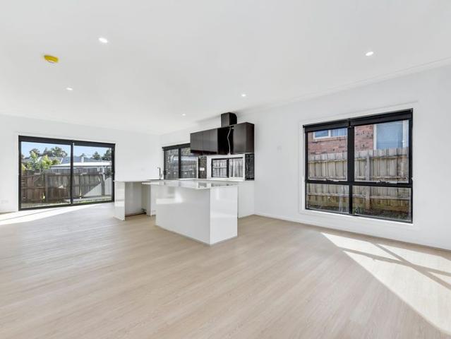 FOR LEASE | 3/54 MEADOW WOOD WALK, NARRE WARREN