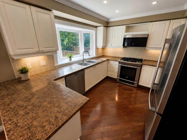 For Lease 367 Herridge Circle Unit# Main & 2nd, Newmarket, Ontario