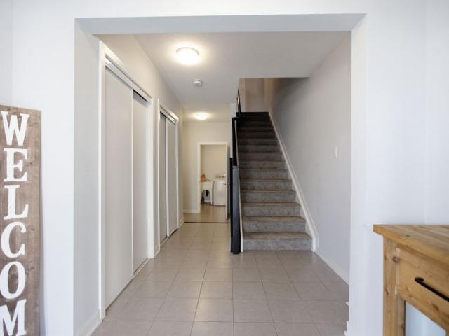 For Lease 36 Stitch Mews, Stittsville Munster Richmond, Ontario