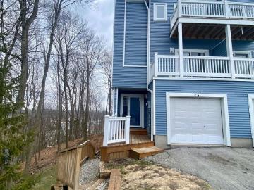 Apartment for rent in Elgin, Ontario - Fireplace