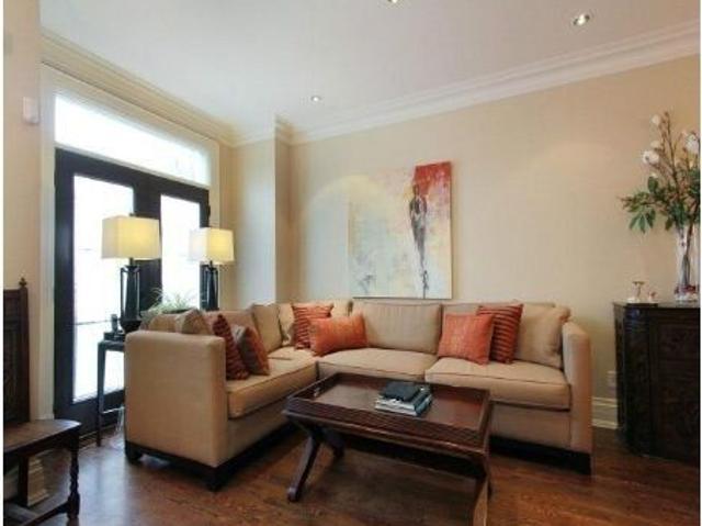 For Lease 376 Lippincott Street, Toronto, Ontario