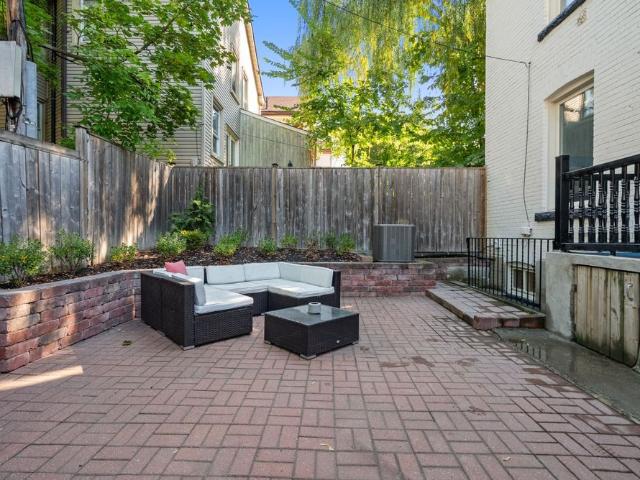 For Lease 371 Howland Avenue Unit# Upper, Toronto, Ontario