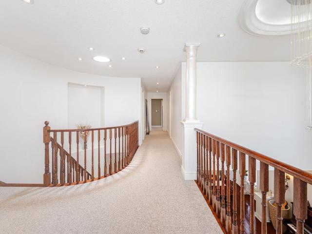 For Lease 3809 Candlelight Drive, Mississauga, Ontario