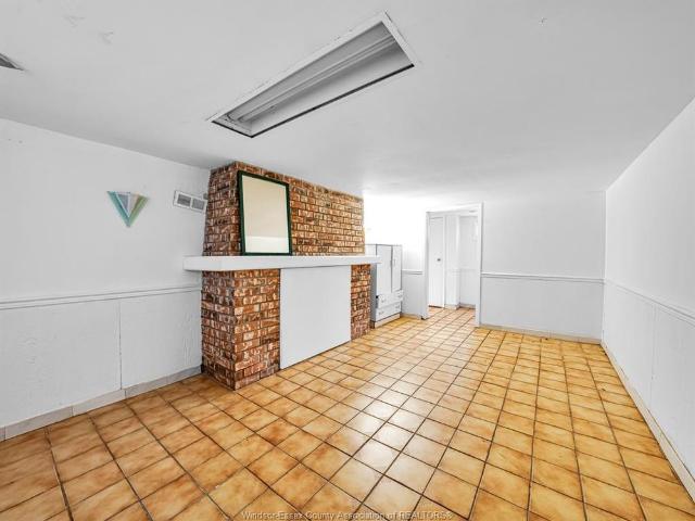 For Lease 3999 GRAND MARAIS, Windsor, Ontario