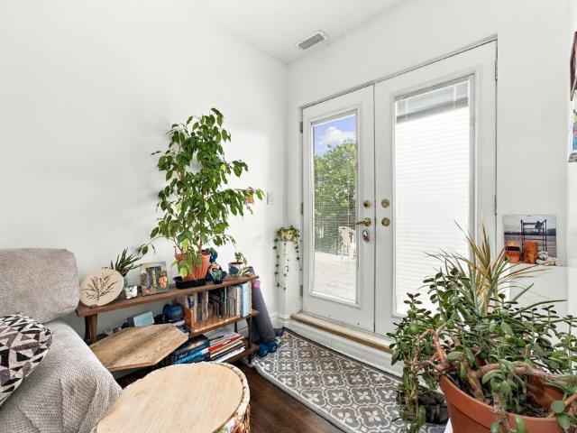 For Lease 399A Palmerston Blvd Boulevard, Toronto, Ontario