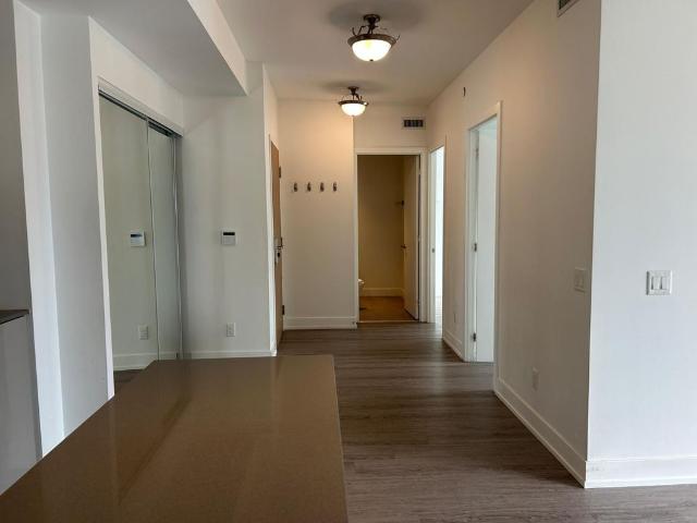 For Lease 7 Grenville Street Unit# 2011, Toronto, Ontario