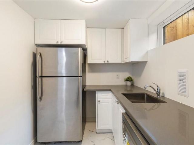 For Lease 7 Purdy Crescent Unit# 2, Hamilton, Ontario