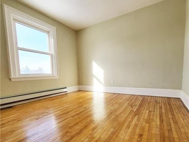 For Lease 406 Algonquin Avenue Unit# front, North Bay, Ontario