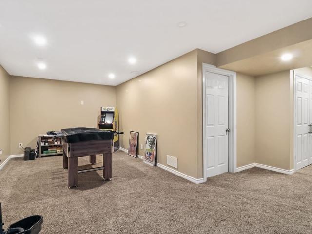 For Lease 400 Meadowhawk Crescent, Barrhaven, Ontario