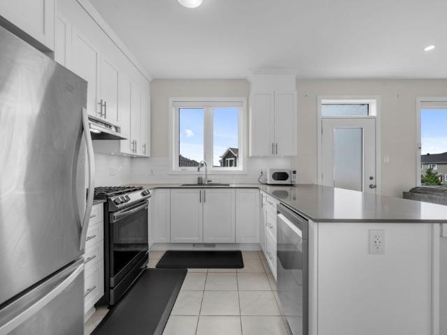 For Lease 4114 Obsidian Street, Barrhaven, Ontario