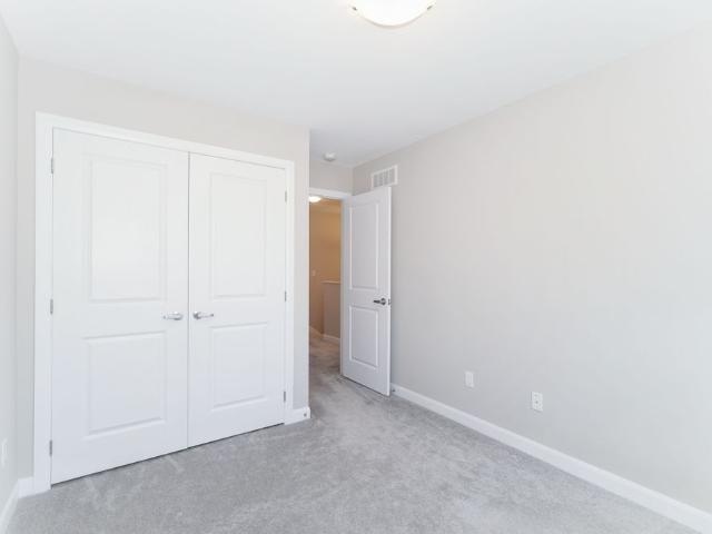 For Lease 422 KAYAK Street, Barrhaven, Ontario