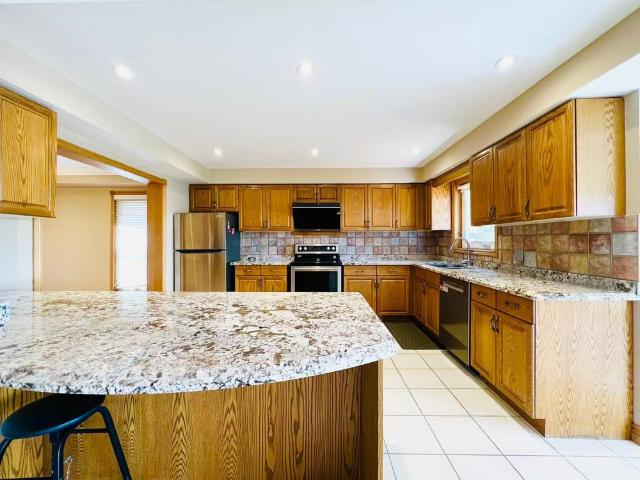 For Lease 42 Metropolitan Crescent, Georgina, Ontario