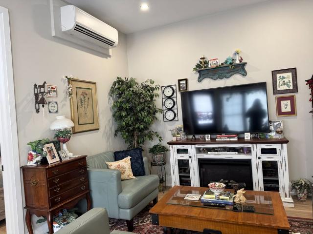For Lease 43 Jarvis Street Unit# 102, Fort Erie, Ontario