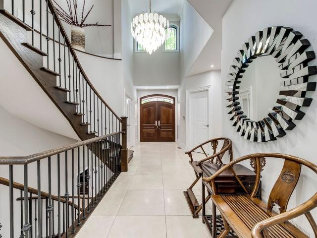 For Lease 452 Avon Crescent, Oakville, Ontario