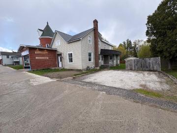 For Lease 47 Madawaska Street, Arnprior, Ontario