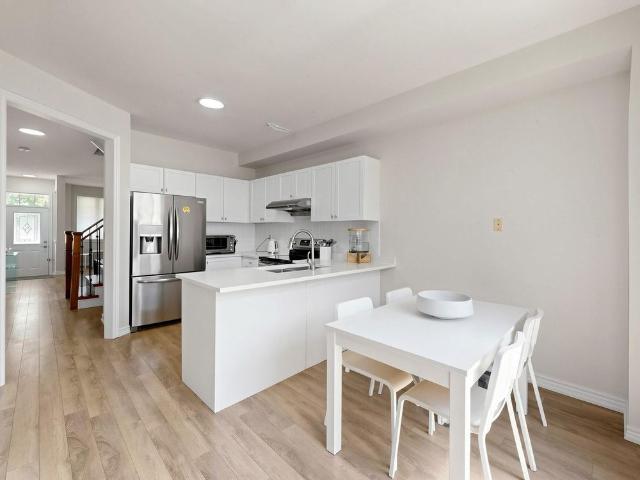 For Lease 4880 YORKSHIRE Avenue, Mississauga, Ontario