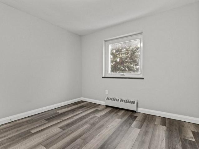 For Lease 483 Linwell Road Unit# 101, St. Catharines, Ontario