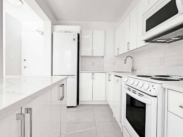 For Lease 490 Eglinton Avenue Unit# 302, Toronto, Ontario